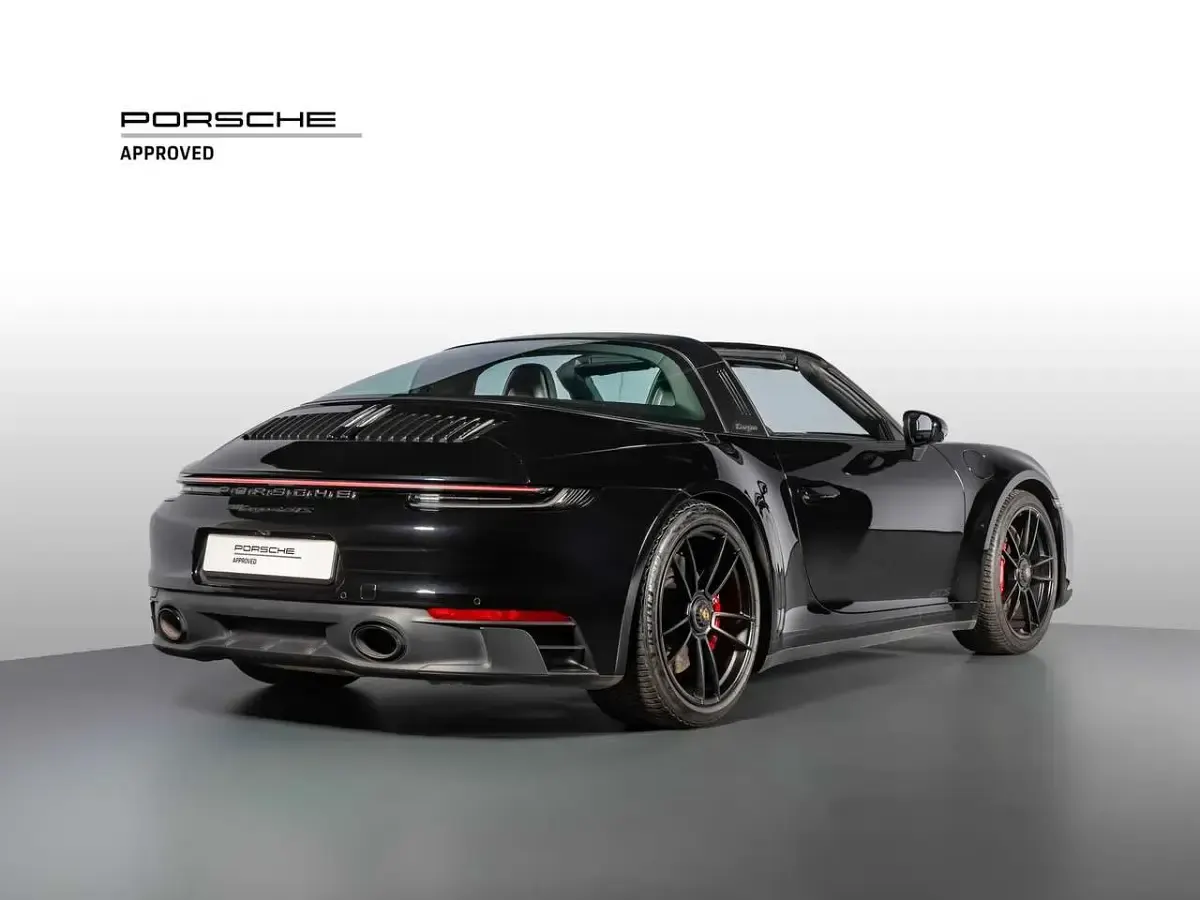 Usata Porsche 992 480 CV (353 kW) 2023 Nero jet metallizzato Cabrio