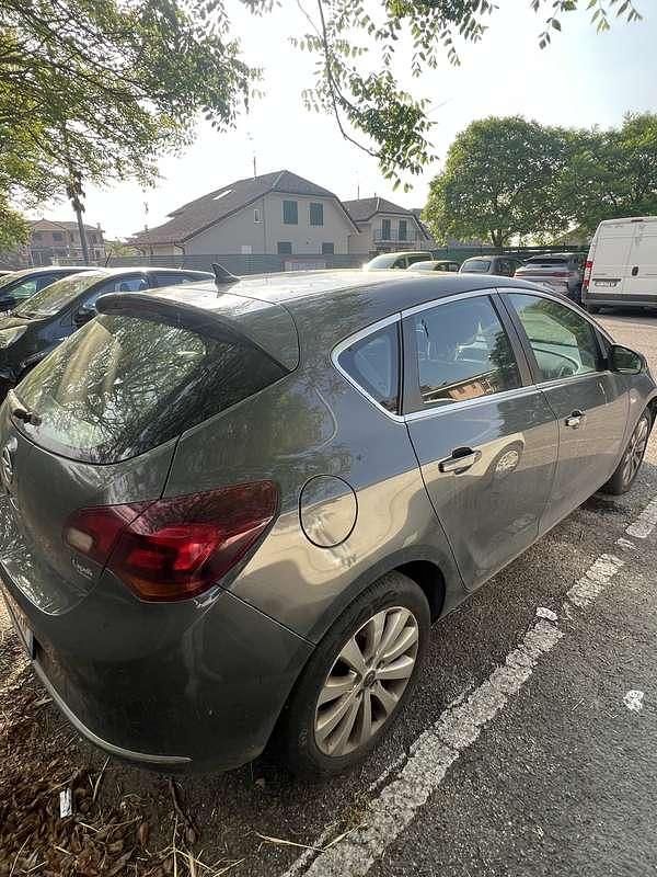 Usata Opel Astra Cosmo 140 CV (102 kW) 2015 Berlina