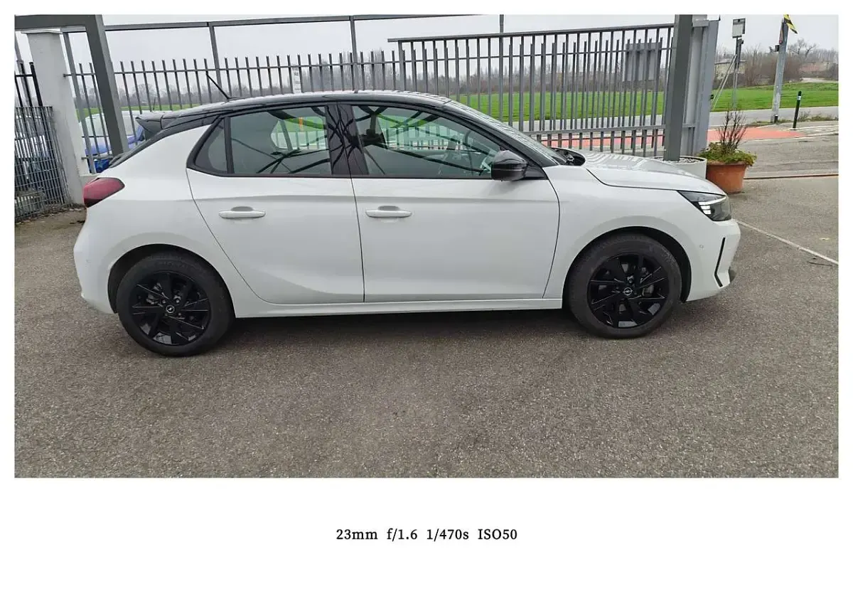 Usata Opel Corsa GS Line 101 CV (74 kW) 2025 Bianco con tetto nero Utilitaria