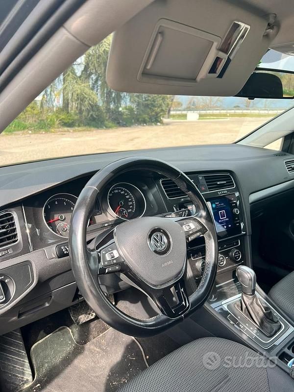 Usata VW Golf VII Business 131 CV (96 kW) 2019 Grigio Berlina
