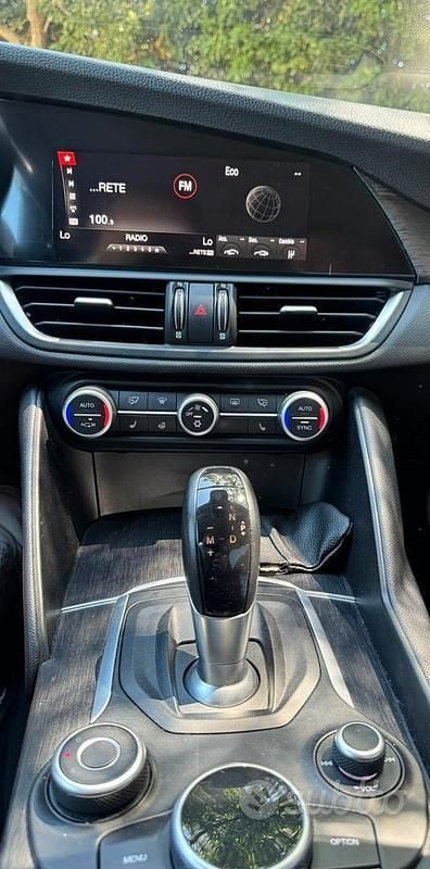 Usata Alfa Romeo Giulia 160 CV (117 kW) 2018 Marrone Berlina
