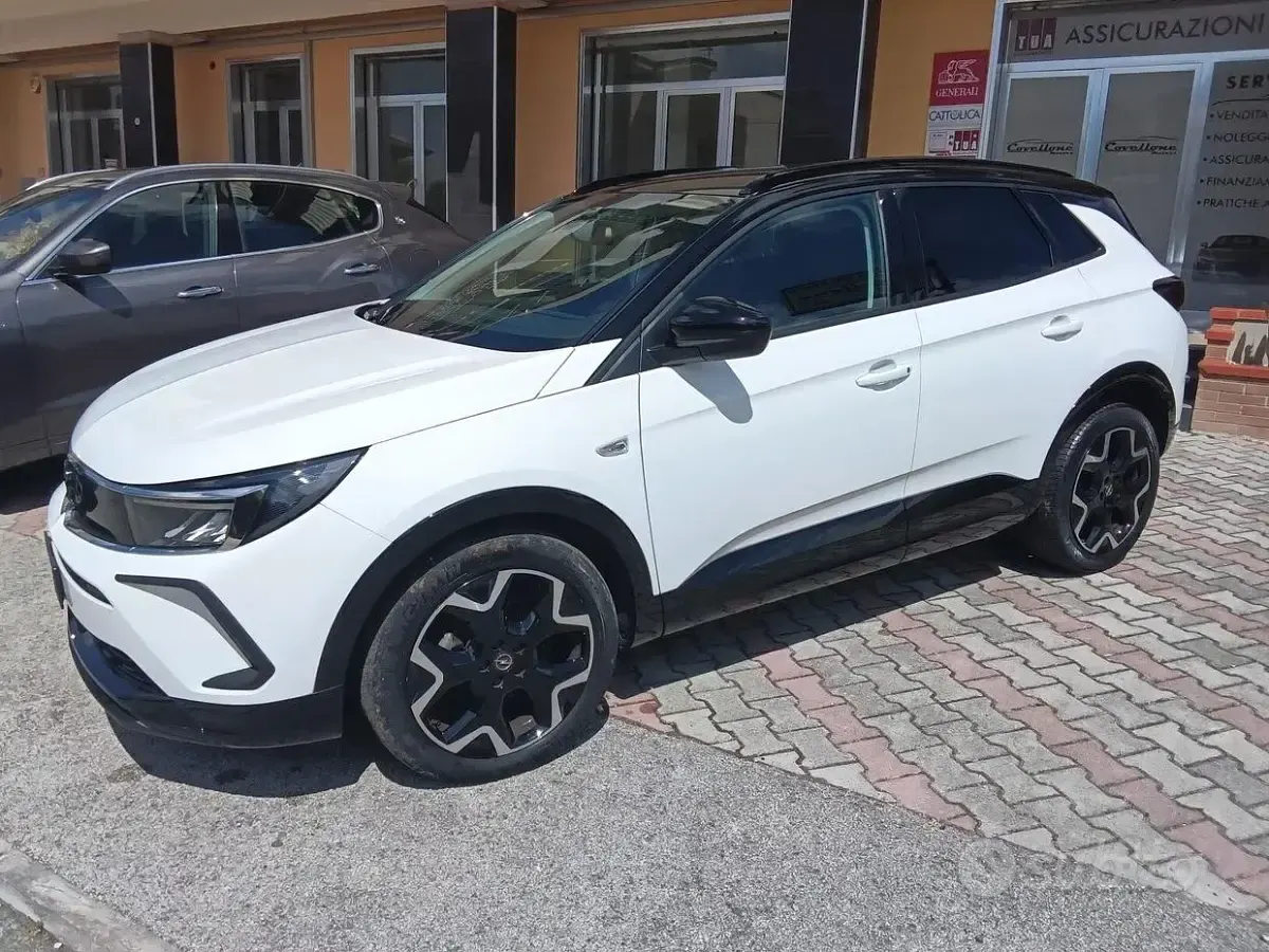 Usata Opel Grandland X GS Line 130 CV (95 kW) 2023 Bianco SUV