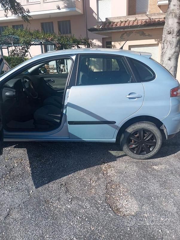 Usata Seat Ibiza 2003 Utilitaria