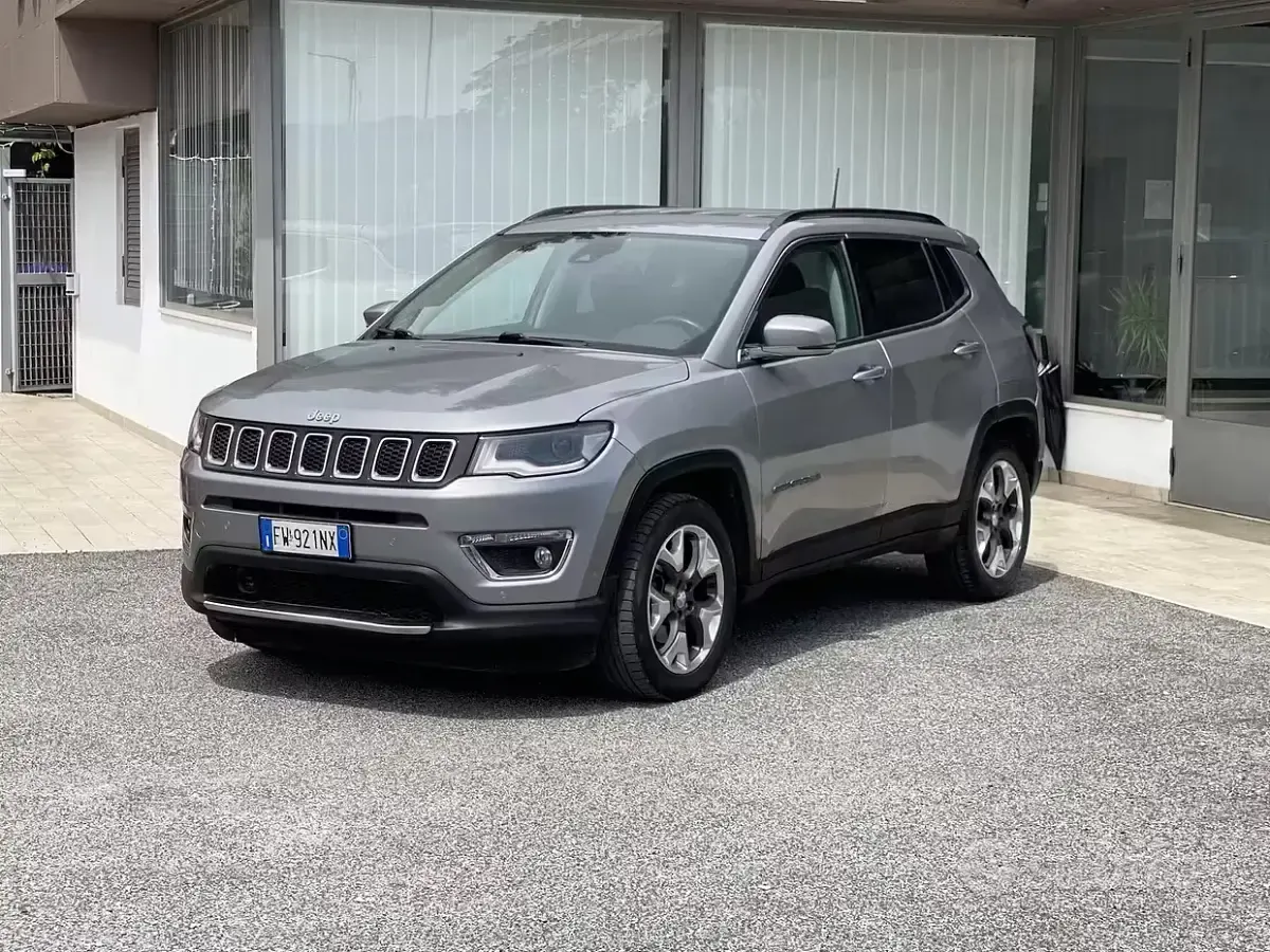 Usata Jeep Compass 140 CV (102 kW) 2019 Grigio SUV