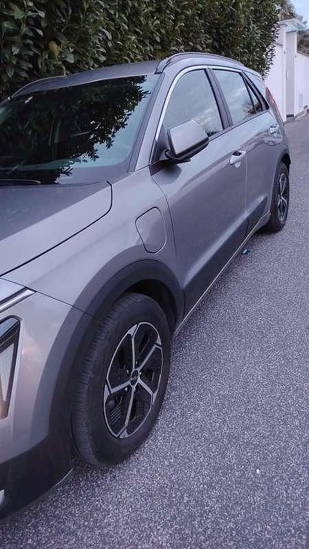 Usata Kia Niro 92 CV (67 kW) 2024 Grigio SUV