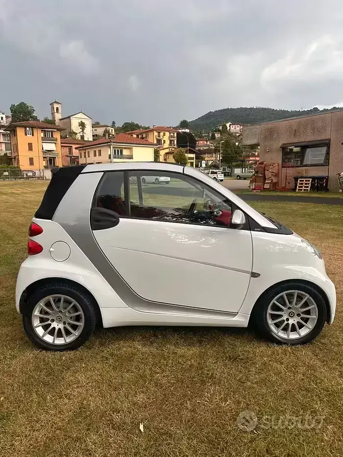 Usata Smart ForTwo Cabrio Passion 71 CV (52 kW) 2011 Bianco Cabrio
