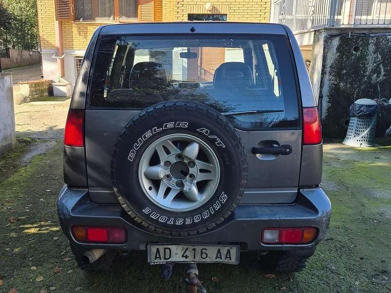 Usata Nissan Terrano 99 CV (72 kW) 1996 Grigio SUV