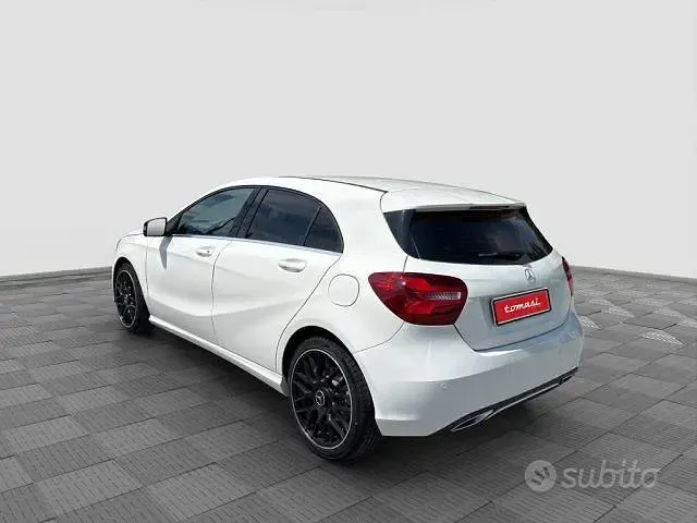 Usata Mercedes A180 109 CV (80 kW) 2018 Bianco Berlina