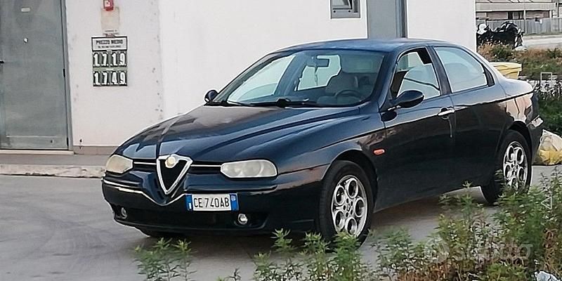 Usata 2003 Alfa Romeo 156 Tre volumi | 990 € (Buon prezzo) - Immagine 1/4