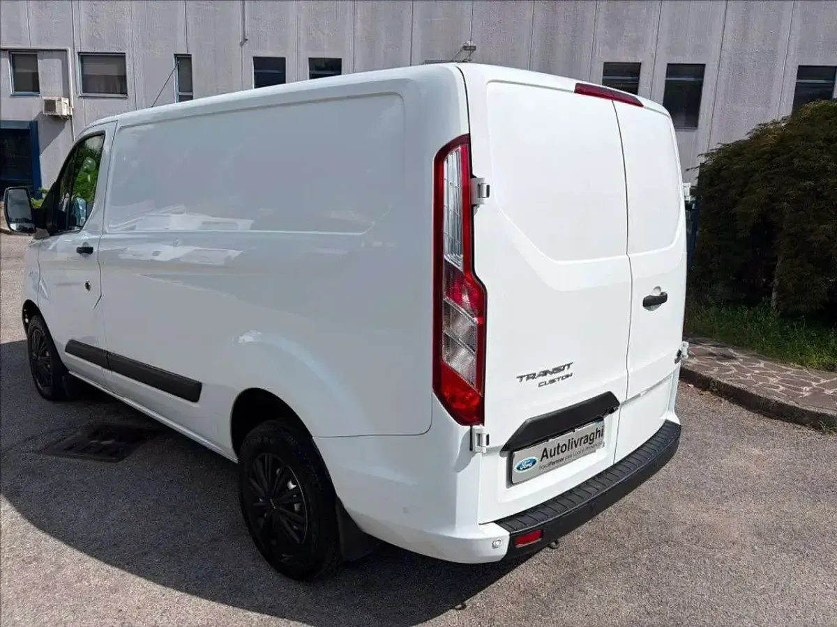 Usata Ford Transit Custom Titanium 131 CV (96 kW) 2020 Bianco Furgone