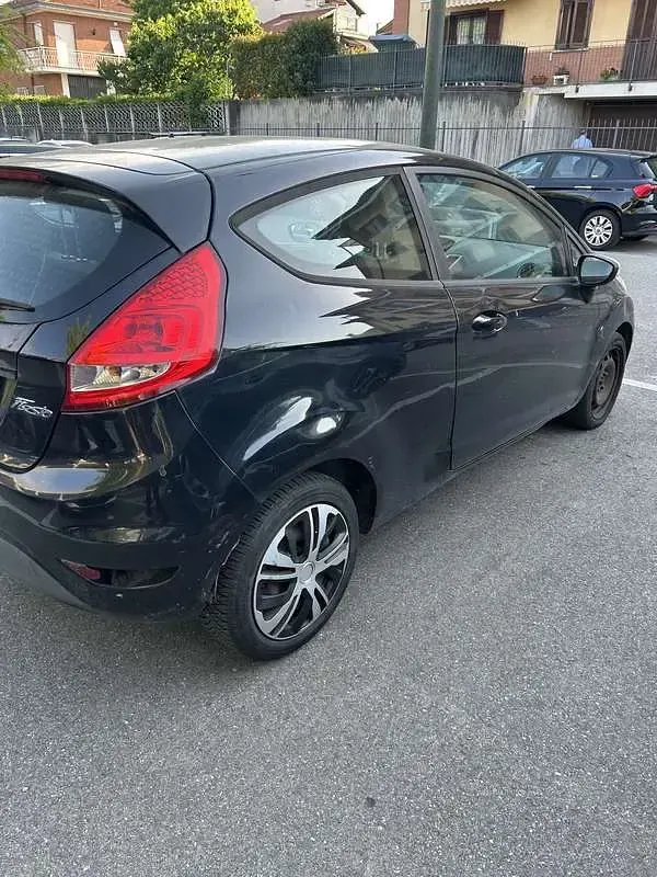 Usata Ford Fiesta 68 CV (50 kW) 2009 Berlina