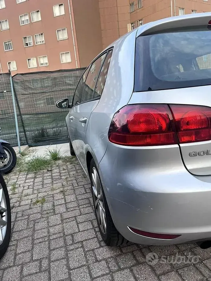 Usata VW Golf VI Highline 105 CV (77 kW) 2011 Grigio Utilitaria