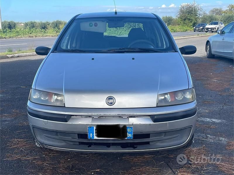 Usata Fiat Punto 80 CV (58 kW) 2002 Utilitaria