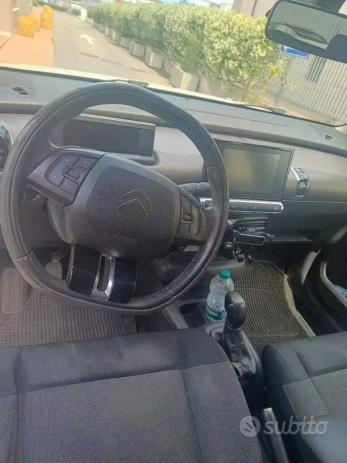 Usata Citroën C4 Cactus 75 CV (55 kW) 2015 Bianco Utilitaria
