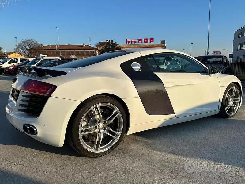 Usata Audi R8 Coupé 430 CV (316 kW) 2010 Bianco metallizzato Coupé