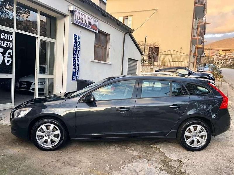 Usata Volvo V60 Business Edition 114 CV (83 kW) 2013 Argento Station wagon