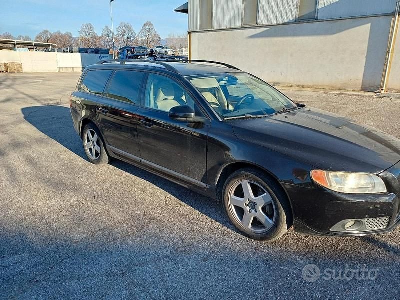 Usata Volvo V70 185 CV (136 kW) 2008 Nero Station wagon