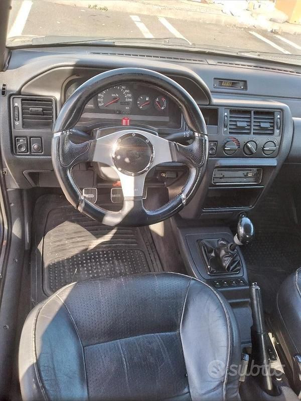 Usata Ford Escort Cabriolet 130 CV (95 kW) 1992 Blu Cabrio