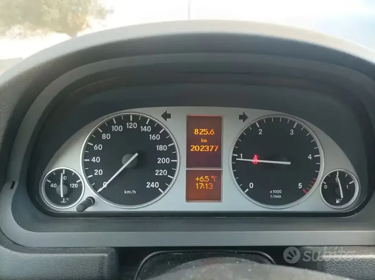 Usata Mercedes B180 109 CV (80 kW) 2008 Nero Monovolume