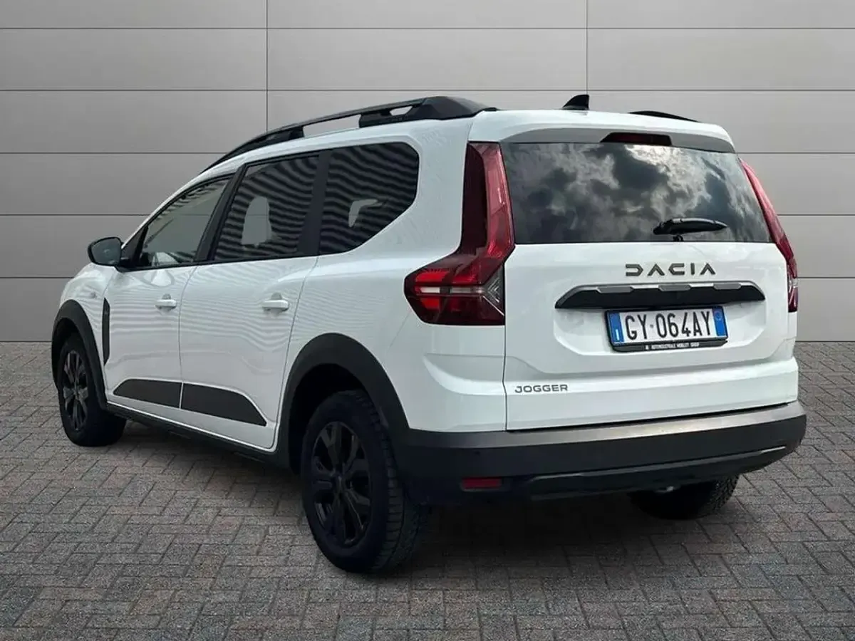 Usata Dacia Jogger Extreme 101 CV (74 kW) 2025 Bianco Monovolume