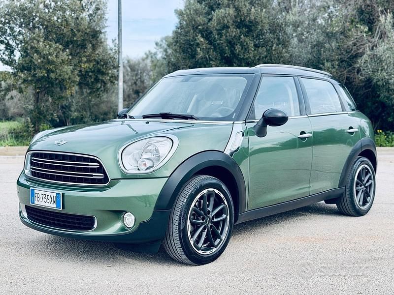 Usata Mini Park Lane Countryman 111 CV (81 kW) 2015 Verde SUV