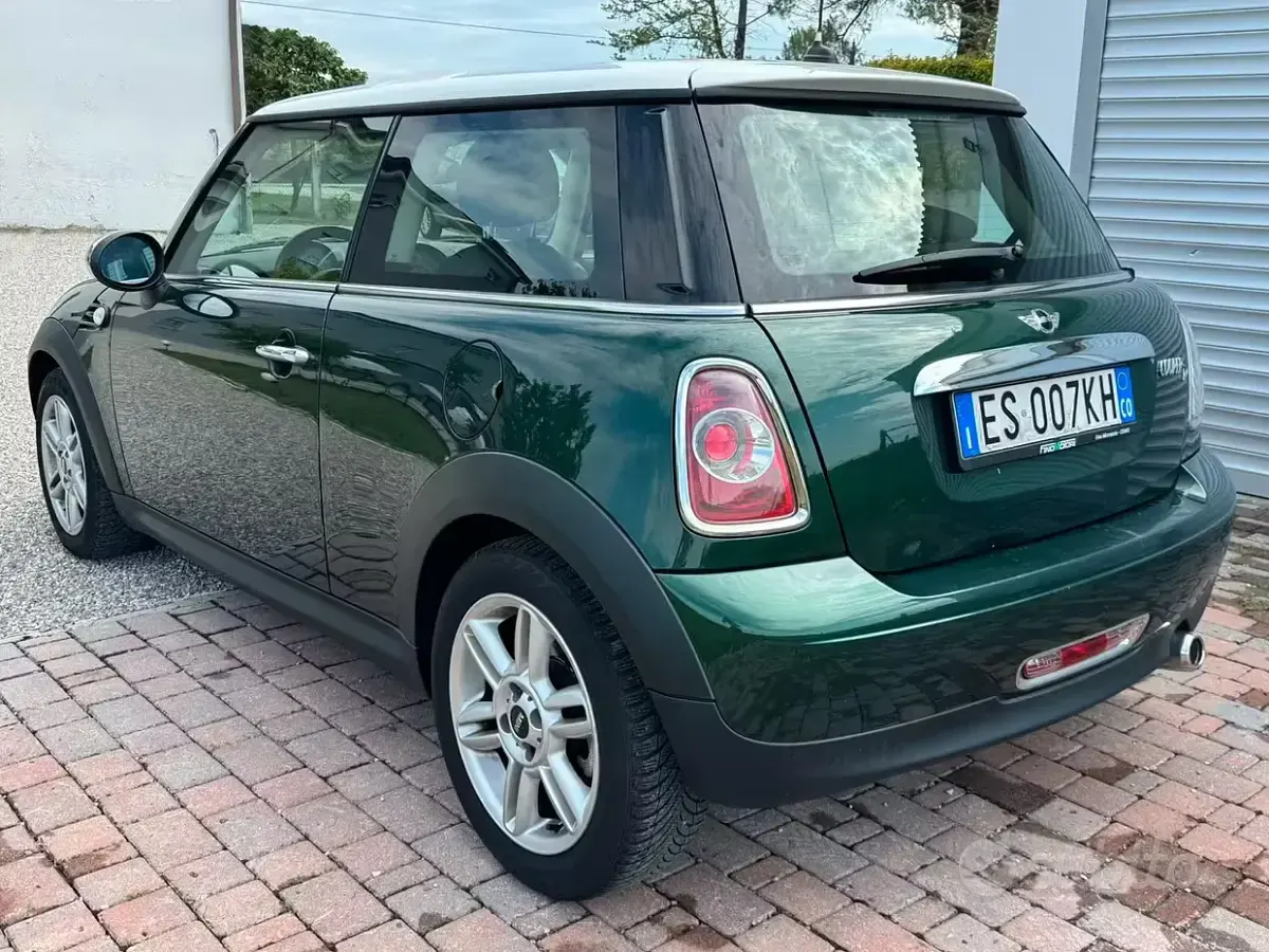 Usata Mini Cooper 112 CV (82 kW) 2013 Nero Utilitaria