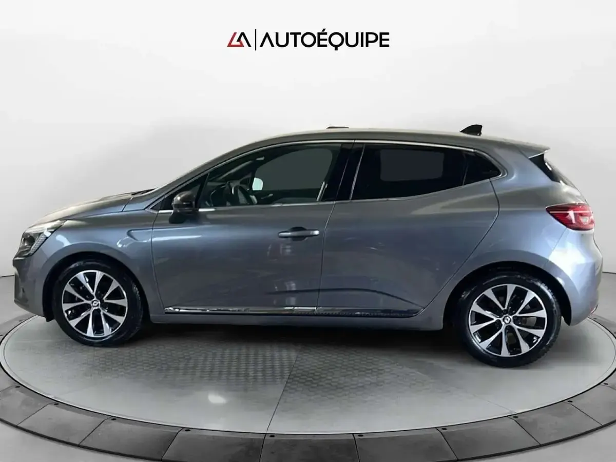 Usata Renault Clio V Techno 145 CV (106 kW) 2023 Gray Berlina