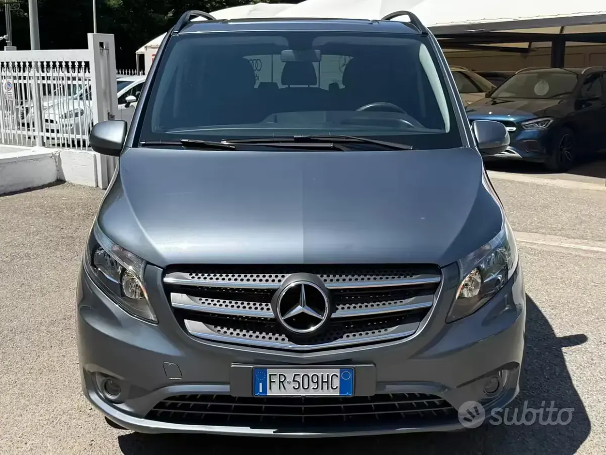 Usata Mercedes Vito 114 CV (83 kW) 2019 Grigio Furgone