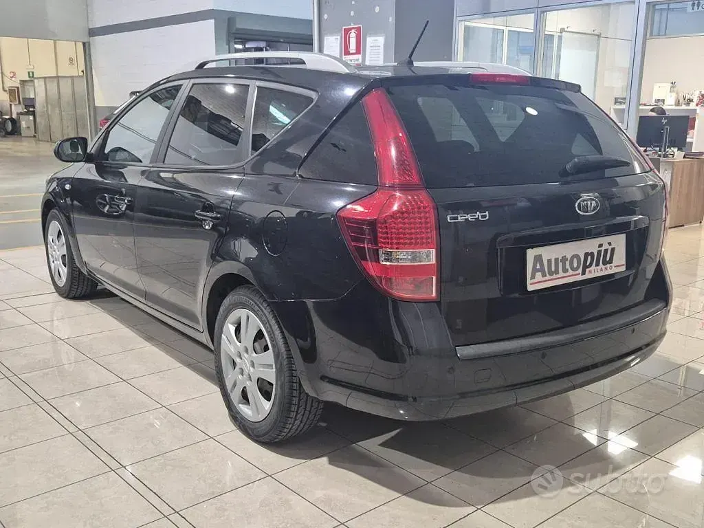 Usata Kia Ceed EX 125 CV (91 kW) 2010 Nero Utilitaria