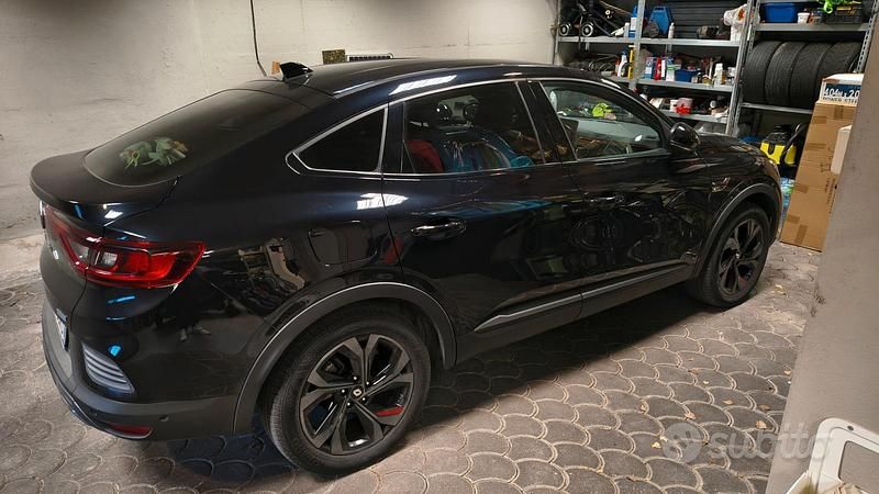 Usata Renault Arkana RS Line 146 CV (107 kW) 2022 Nero SUV
