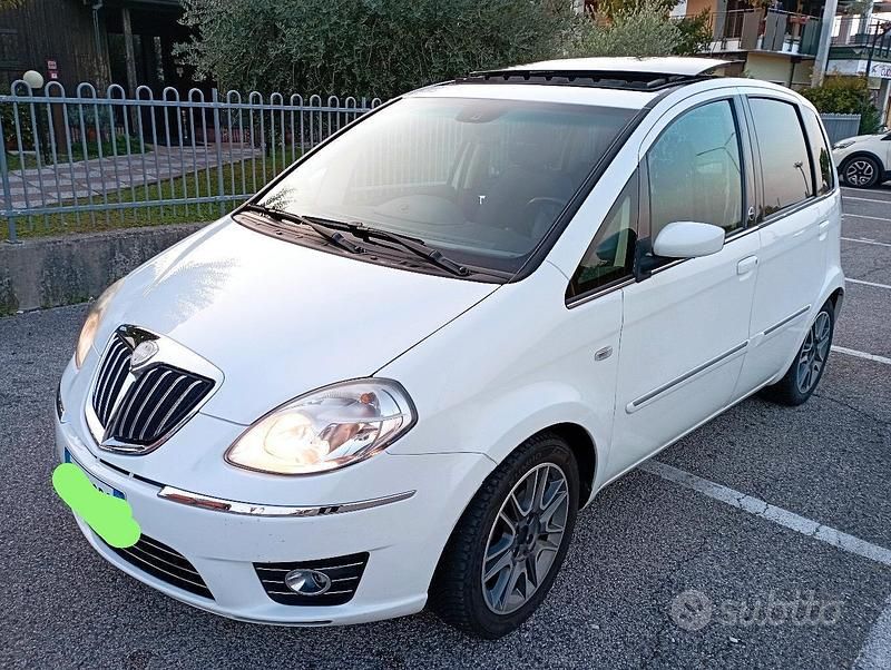 Bianco Usata 2009 Lancia Musa Monovolume | 3500 € - Immagine 1/4