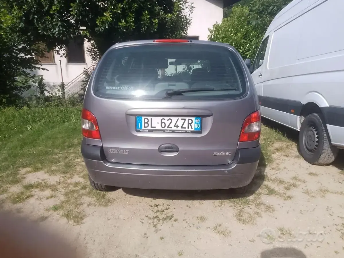 Usata Renault Scénic 107 CV (78 kW) 2001 Grigio Monovolume