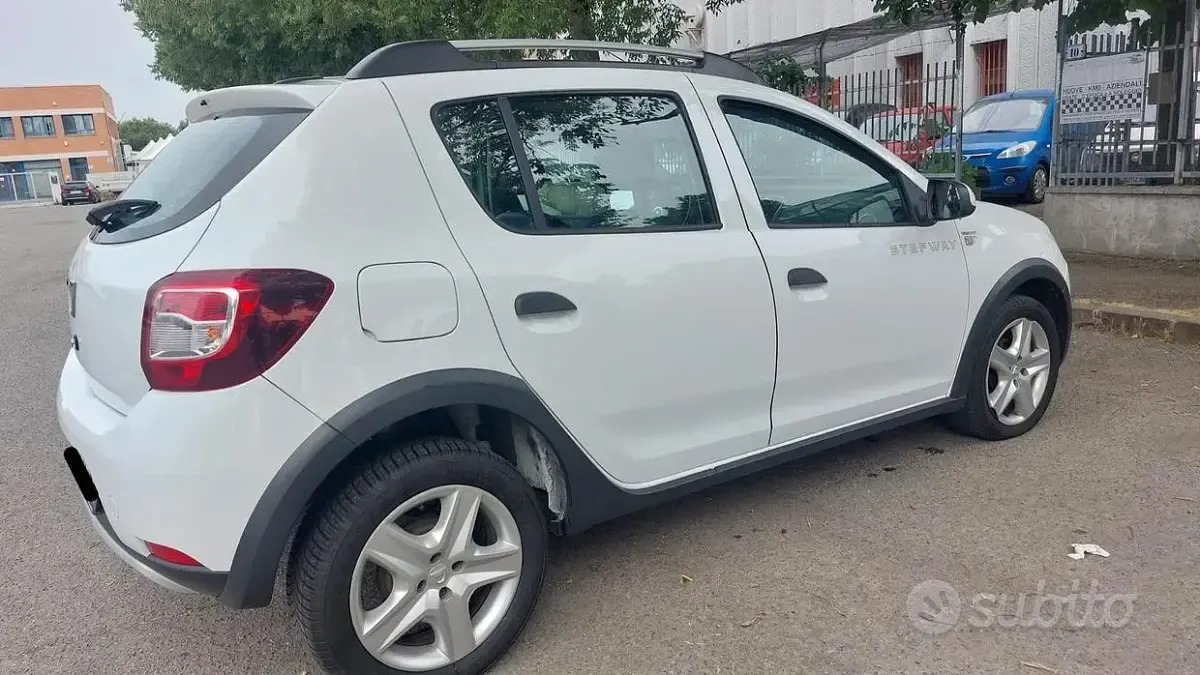 Usata Dacia Sandero Stepway 90 CV (66 kW) 2014 Bianco Berlina