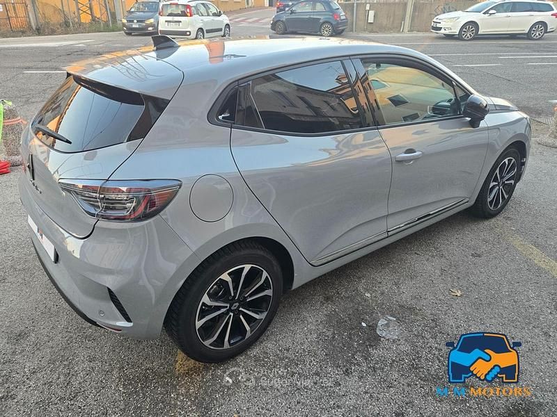 Usata Renault Clio V Techno 101 CV (74 kW) 2024 Berlina