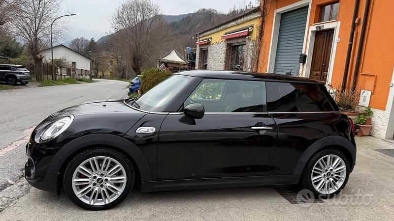 Begagnad Mini Cooper S Coupé 192 HK (141 kW) 2017 Svart Sportkupé