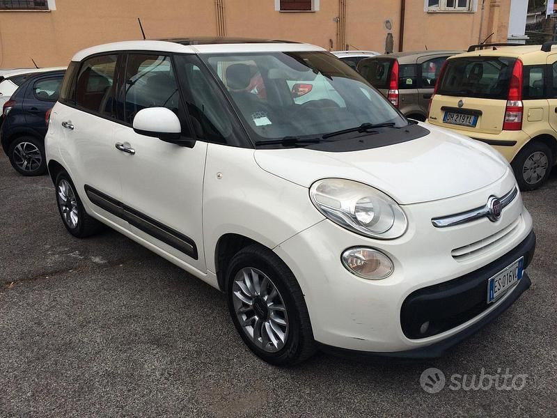 Begagnad Fiat 500L Lounge 85 HK (62 kW) 2013 Vit Minibuss