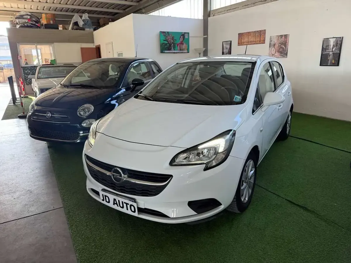 Usata Opel Corsa Cosmo 90 CV (66 kW) 2016 Polar white Utilitaria