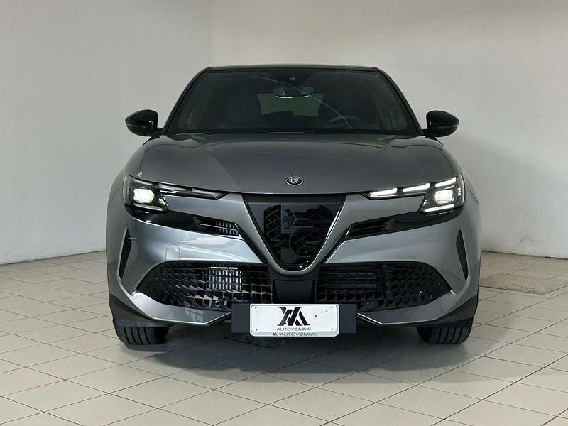 Nuova Alfa Romeo Junior Edizione Speciale 136 CV (100 kW) 2025 Argento SUV
