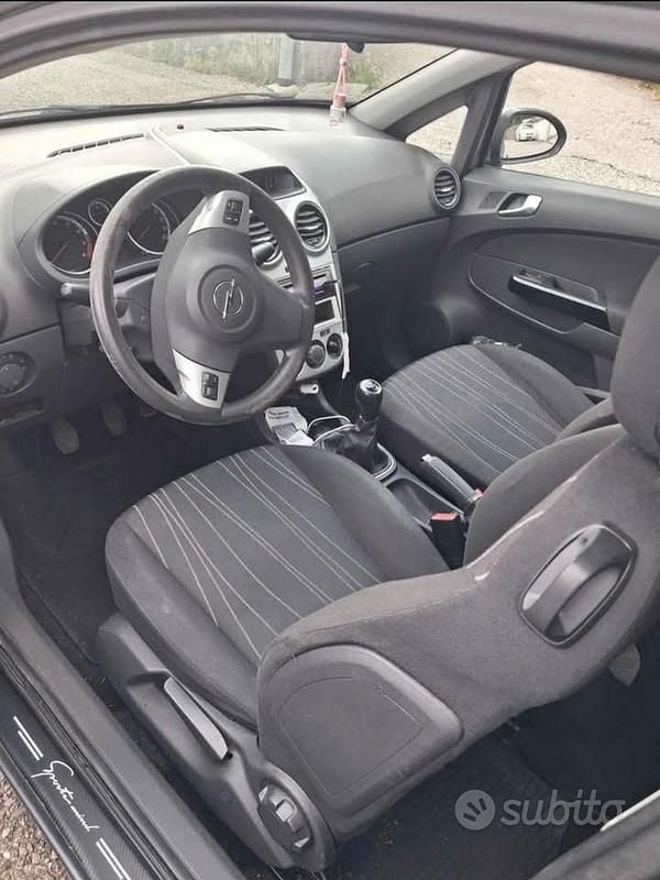 Usata Opel Corsa 80 CV (58 kW) 2009 Bianco Berlina