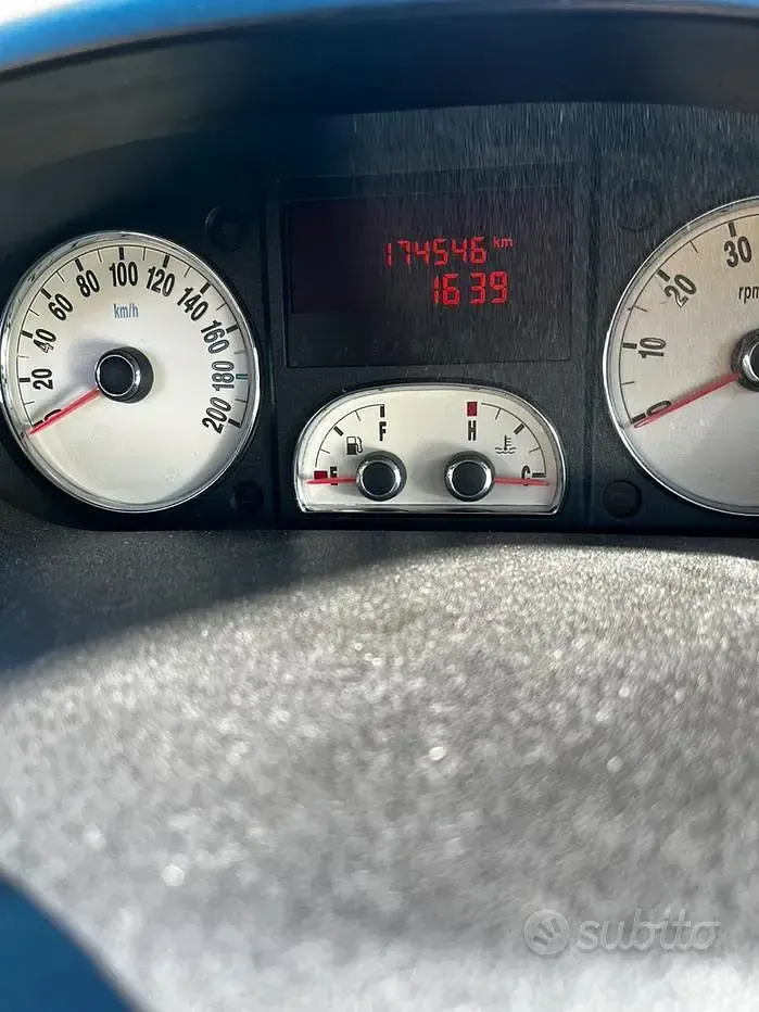 Usata Lancia Musa 95 CV (69 kW) 2005 Monovolume