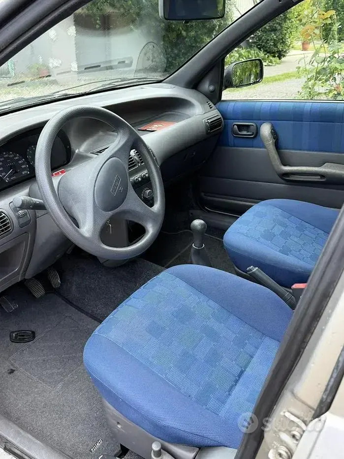 Usata Fiat Punto 60 CV (44 kW) 1998 Grigio Berlina
