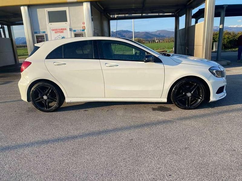 Usata Mercedes A200 AMG line 136 CV (100 kW) 2015 Bianco Berlina