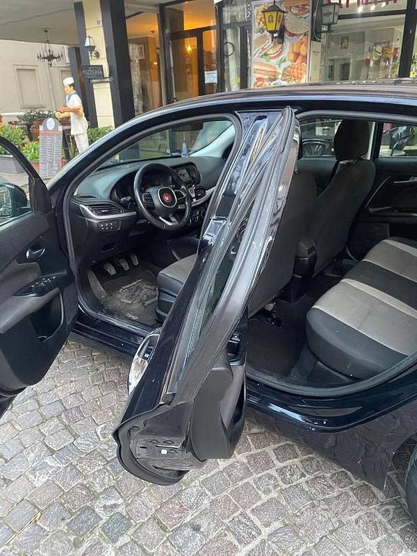 Usata Fiat Tipo 120 CV (88 kW) 2017 Nero Berlina