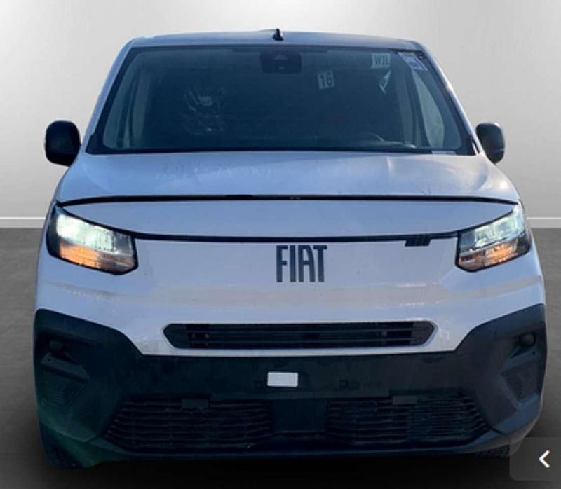 Nuova Fiat Doblò 102 CV (75 kW) 2025 Bianco pastello Monovolume