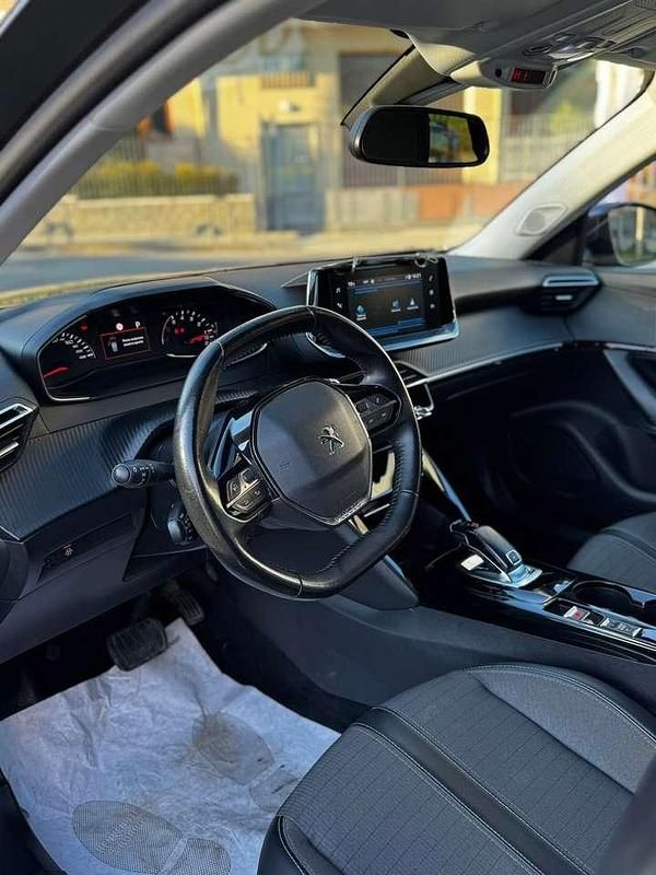 Usata Peugeot 2008 Allure 131 CV (96 kW) 2021 Grigio SUV