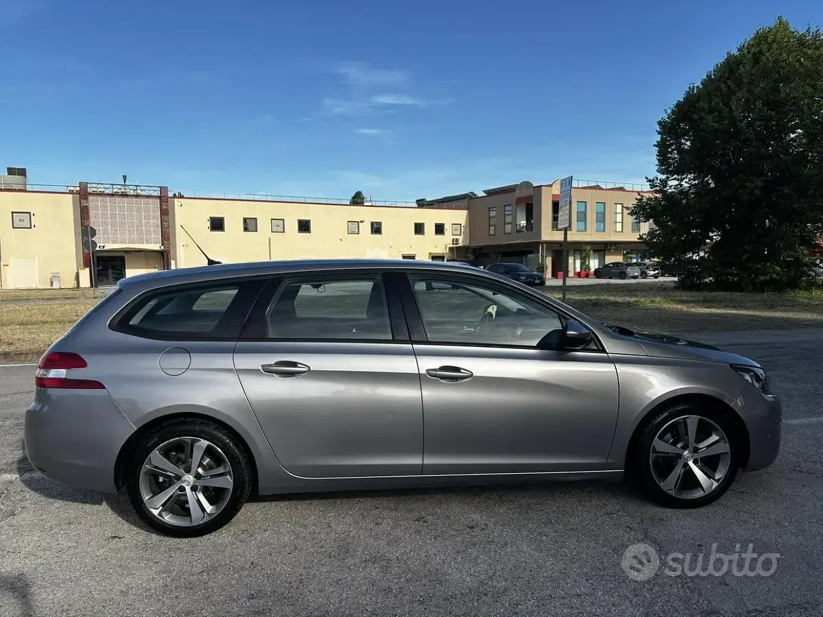 Usata Peugeot 308 SW 120 CV (88 kW) 2016 Grigio Station wagon