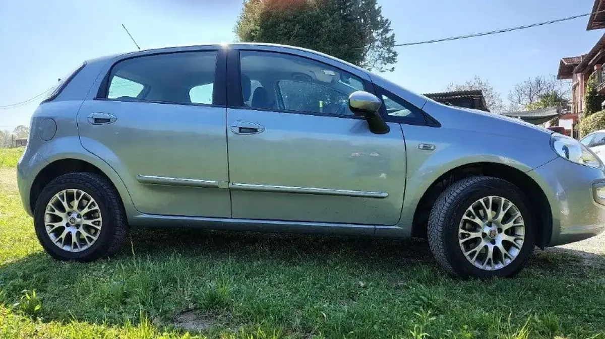 Usata Fiat Punto Evo Emotion 77 CV (56 kW) 2009 Grigio Utilitaria