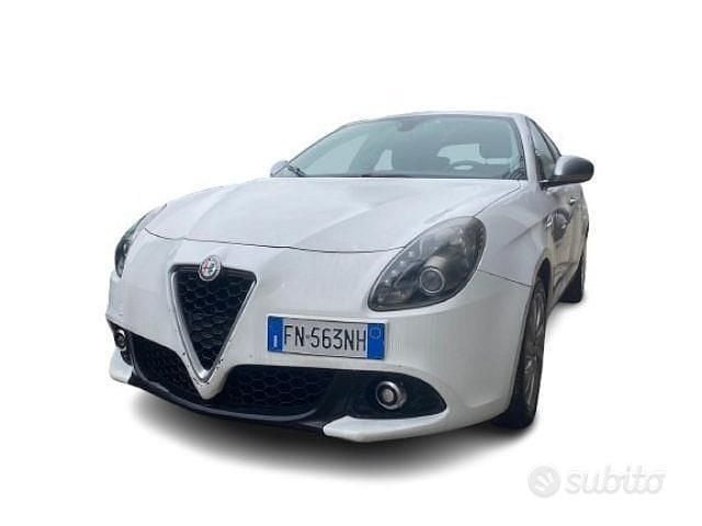 Usata Alfa Romeo Giulietta Super 120 CV (88 kW) 2018 Bianco Utilitaria