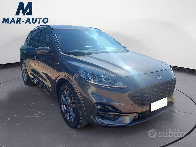 Usata Ford Kuga ST-Line 120 CV (88 kW) 2021 Grigio scuro SUV