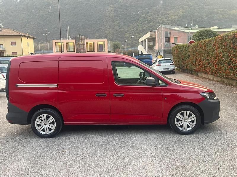 Usata VW Caddy Business 102 CV (75 kW) 2024 Rosso Monovolume